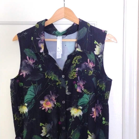 Oiselle Dress - Picture 2 of 4